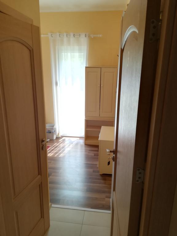 Cinema House Single & Double Rooms & Studio Apartments プーラ エクステリア 写真