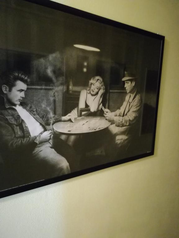 Cinema House Single & Double Rooms & Studio Apartments プーラ エクステリア 写真